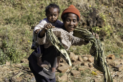 1_Madagaskar-Frau-mit-Kind