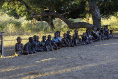 1_Madagaskar-Kinder-im-Schatten