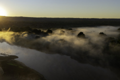 Morgennebel am Fluß
