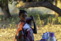 1_Madagaskar-Strassenverkaeuferin